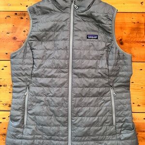 Patagonia Vest Womens XL Grey Nano Puff Puffer Full Zip Primaloft Lightweight